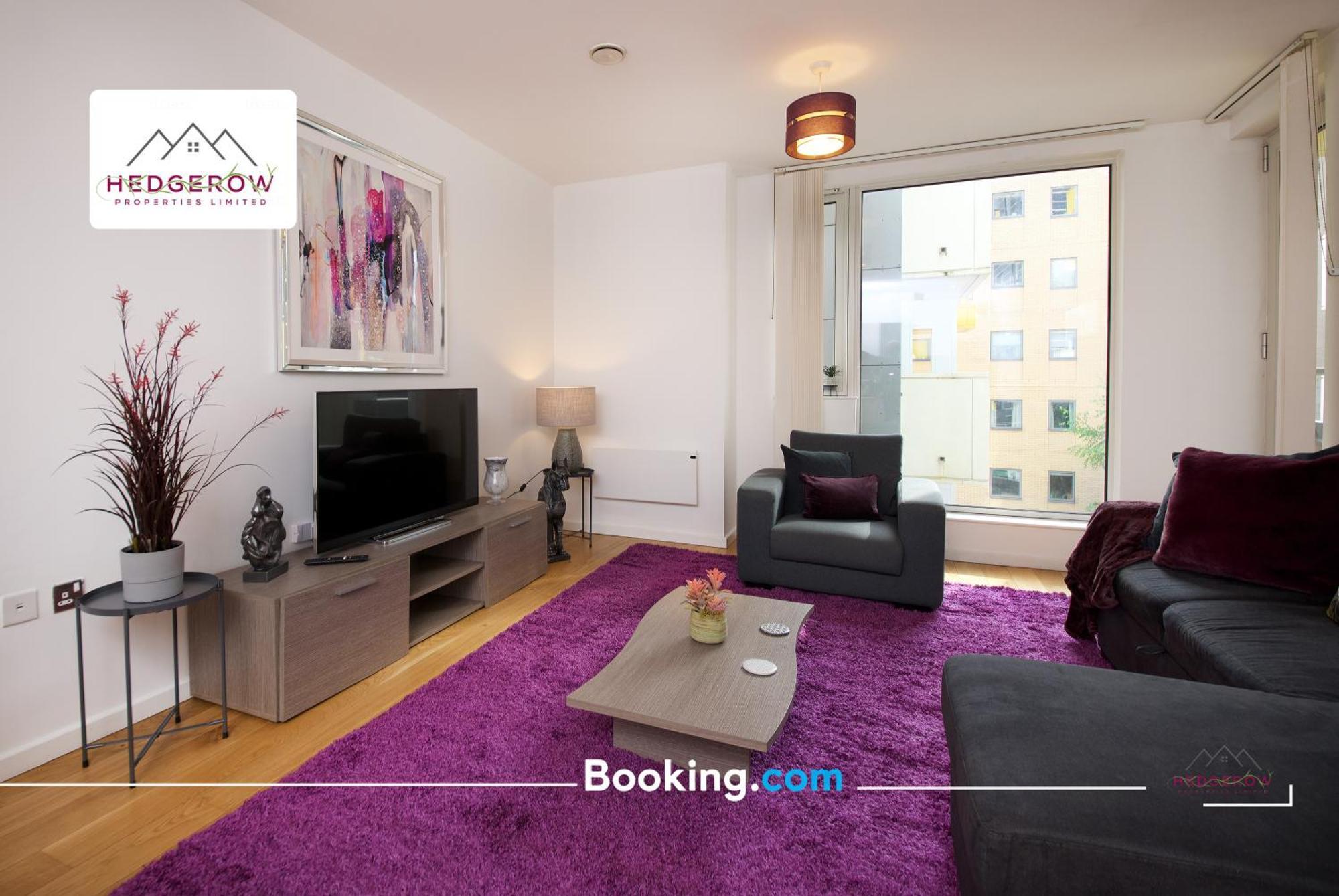 Apartment Hedgerow City: Modern 2-bed For Contractors